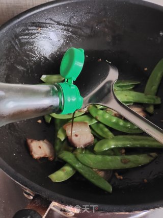荷兰豆炒腊肉的做法步调：9