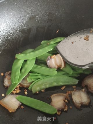 荷兰豆炒腊肉的做法步调：7