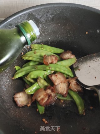 荷兰豆炒腊肉的做法步调：10