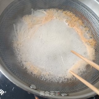 金针菇莴苣叶拌虾仁的做法步调：8
