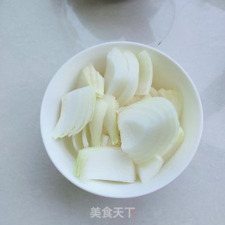 洋葱烧鲅鱼的做法步调：3