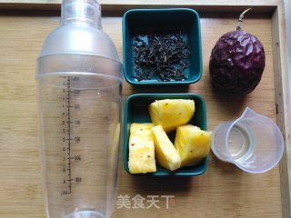 凤梨百喷鼻果汁的做法步调：1