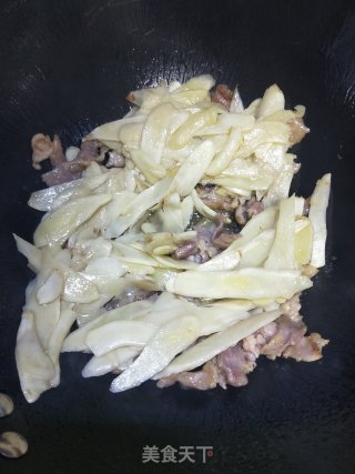 仔姜炒肉片的做法步调：9