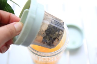 绿茶芒果饮的做法步调：8