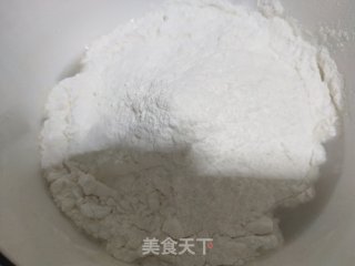 免揉欧包的做法步调：2