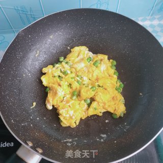 豌豆炒鸡蛋的做法步调：5