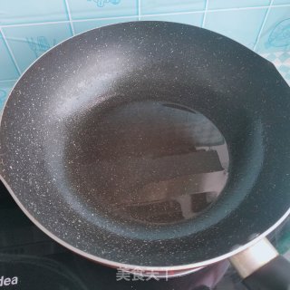 豌豆炒鸡蛋的做法步调：3