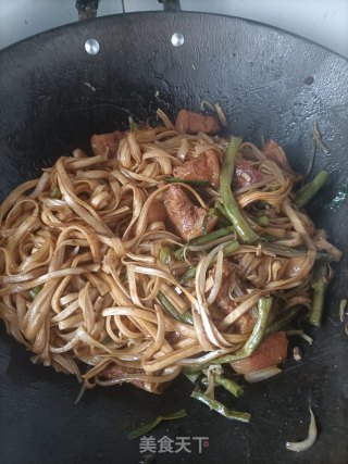 豆角五花肉焖里的做法步伐
：9