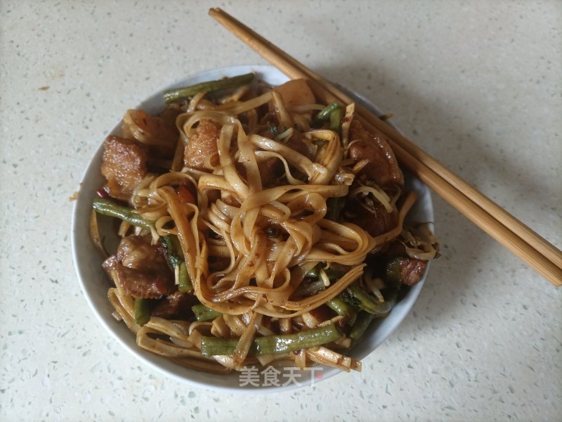 豆角五花肉焖里的做法
