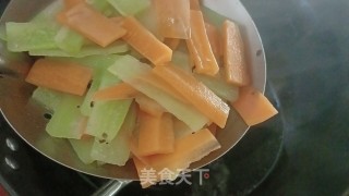 素炒莴笋的做法步调：2