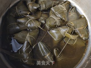 牛肉肠蛋黄粽的做法步调：11