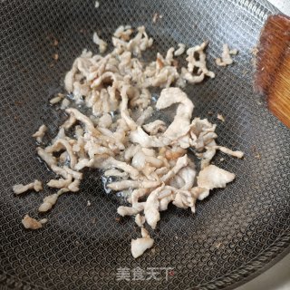 肉丝炒西兰花梗的做法步调：8