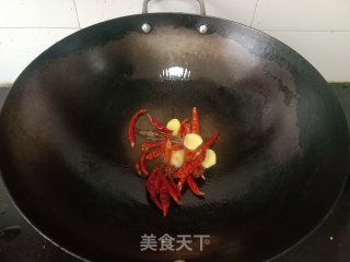 喷鼻辣猪蹄的做法步调：2