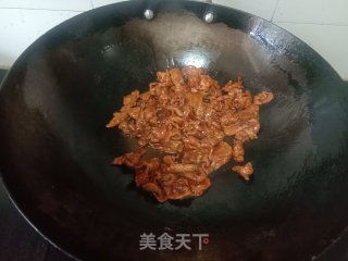 仄菇青椒炒肉的做法步调：3