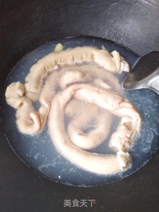卤猪年夜肠的做法步调：4