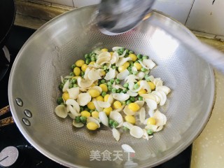 银杏百开炒青豆的做法步调：6