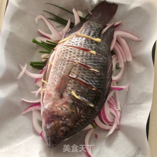 烤罗非鱼的做法步调：3