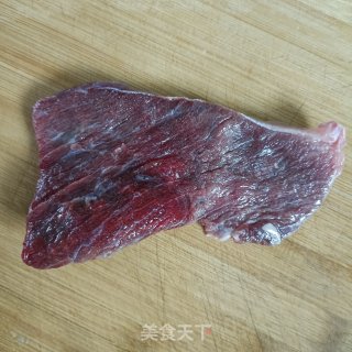 西芹炒牛肉的做法步调：2
