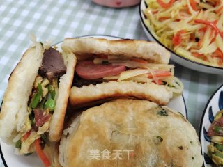 收里葱花饼的做法步调：14