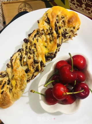 蜜豆麻花里包的做法步伐
：14