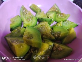 玉米拌苦瓜的做法步调：2