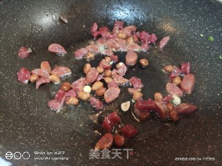 腊肠豆角炒饭的做法步调：5