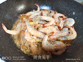 白烧基围虾的做法步伐
：9