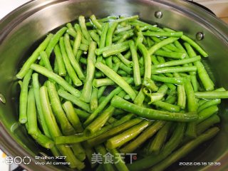 凉拌豆角的做法步调：4