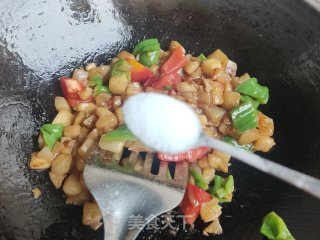 番茄青椒炒茄丁的做法步调：8