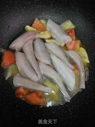 番茄咸菜豆腐鱼的做法步调：9