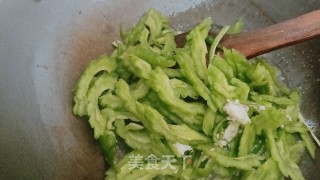 苦瓜炒蛋的做法步调：6