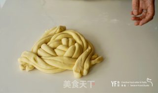 超柔嫩辫子里包的做法步调：4