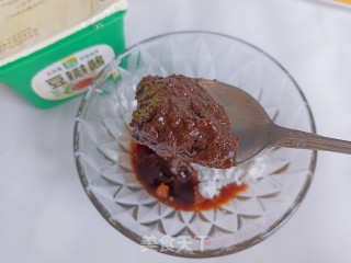 肉沫酱里的做法步调：2