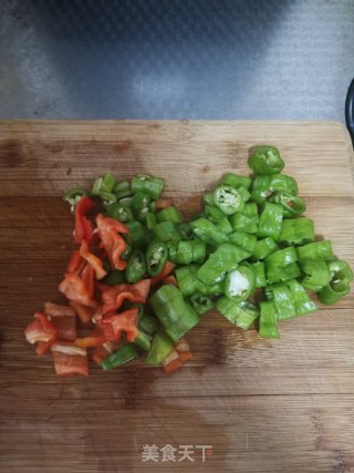 牛肉鸡蛋炒辣椒的做法步调：3