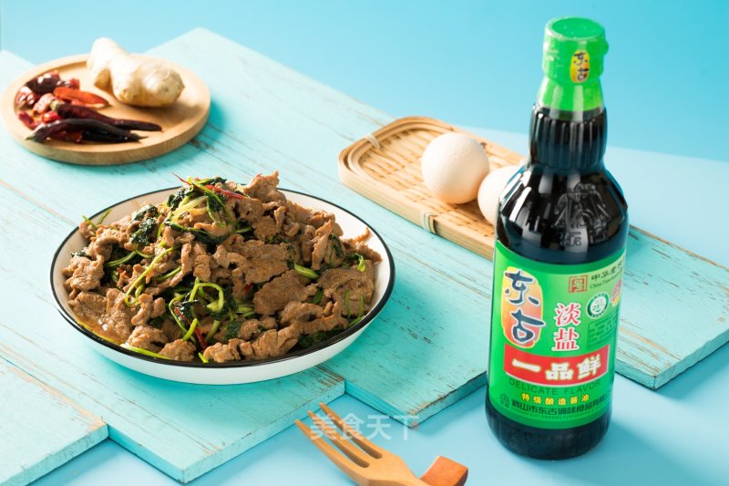 喷鼻菜炒牛肉的做法