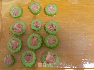 苦瓜酿肉的做法步调：7
