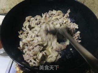 圆葱爆羊肉的做法步调：4