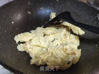 利剑菜炒鸡蛋的做法步调：3
