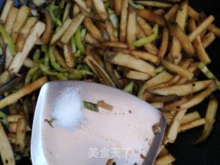 尖椒炒茄子的做法步调：8