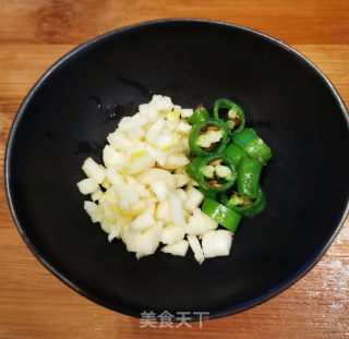 凉拌白椒的做法步调：4