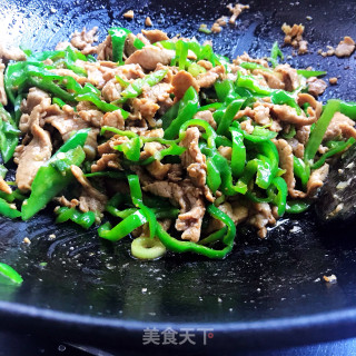 青椒炒里脊肉的做法步调：8