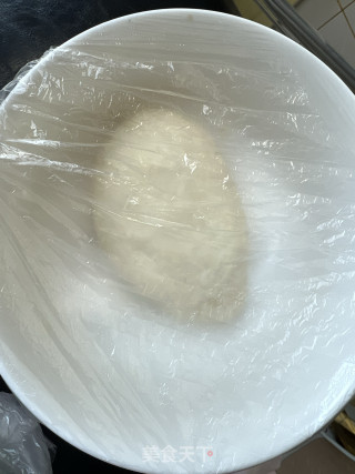 奶黄包的做法步调：1