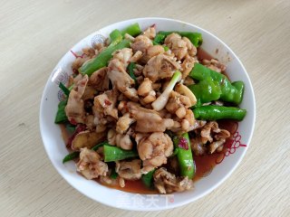 喷鼻辣牛蛙的做法步调：10