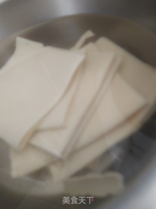 麻辣干豆腐的做法步调：1