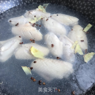 可乐鸡翅的做法步调：2