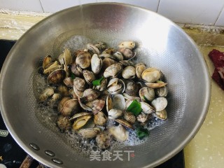 柠檬花蛤的做法步调：6