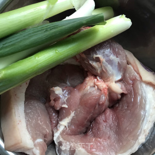 陈虾年夜肉包的做法步调：2