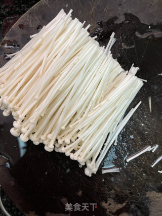金针菇牛肉煲的做法步调：5