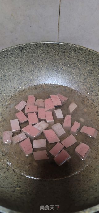 猪血酸菜粉丝汤的做法步调：2