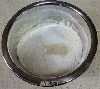 白豆沙饼的做法步调：1